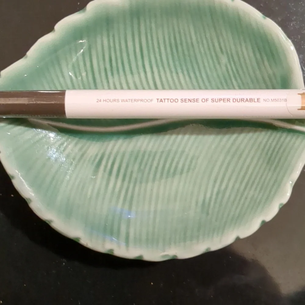 24 hour waterproof eyeliner